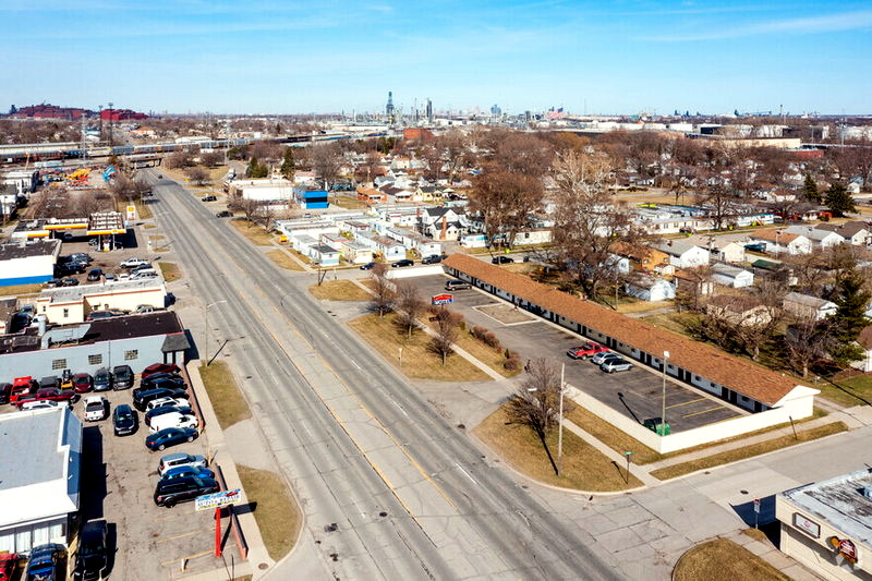 Moonlight Motel - Loopnet Photo (newer photo)